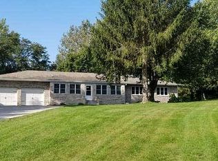 234 Meadowbrook Ct, Geneseo, IL 61254