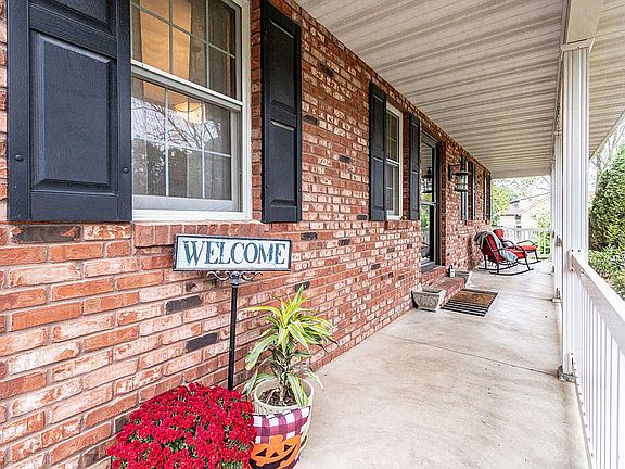4th image of 30447 Oak Meadows Rd