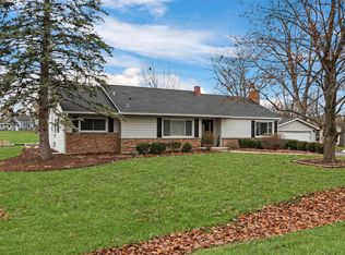 2217 Heathercliff Dr, Libertyville, IL 60048