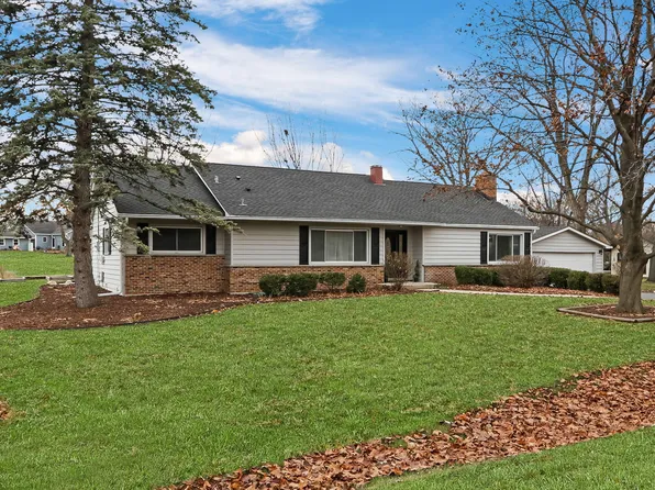 2217 Heathercliff Dr, Libertyville, IL 60048