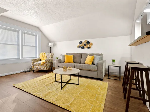 1019 N Division St, Appleton, WI 54911