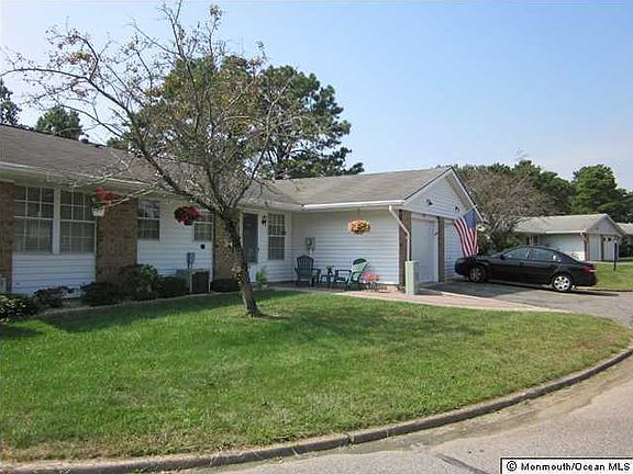 3rd image of 75 Cambridge Circle #B