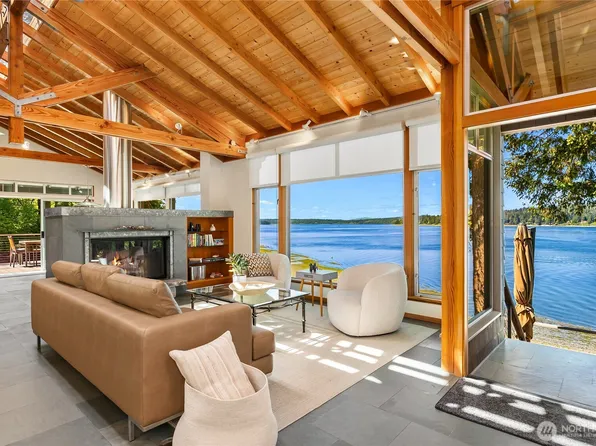 16221 Reitan Road NE, Bainbridge Island, WA 98110