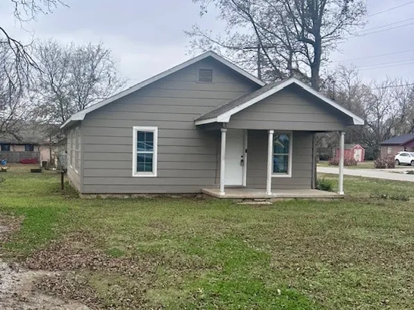 102 4th St, Calera, OK 74730