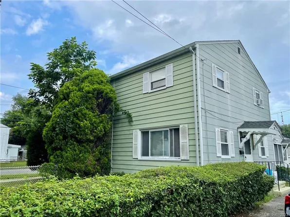 10 Larkin Court, Stratford, CT 06615