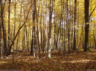 1451 Barrwood Trl, Oxford, MI 48371