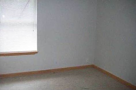 3rd image of 1131 Lake Dr