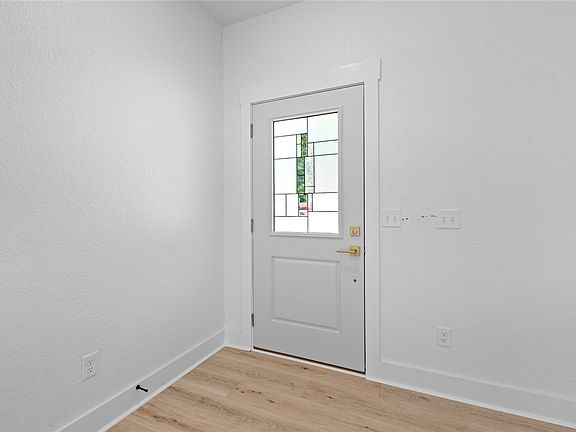 2nd image of 18 Sorbie Dr