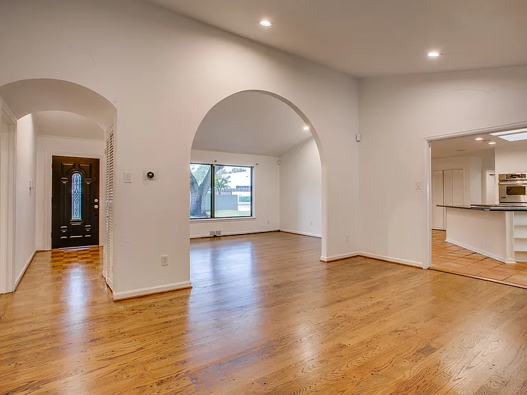 5815 Walnut Hill Ln — Photo 14