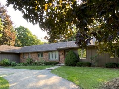 2S590 Deerpath Rd, Batavia, IL, 60510