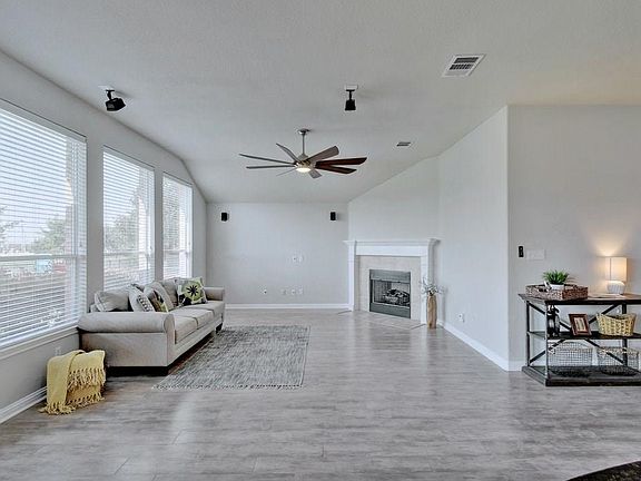 2nd image of 711 Wood Mesa Ct