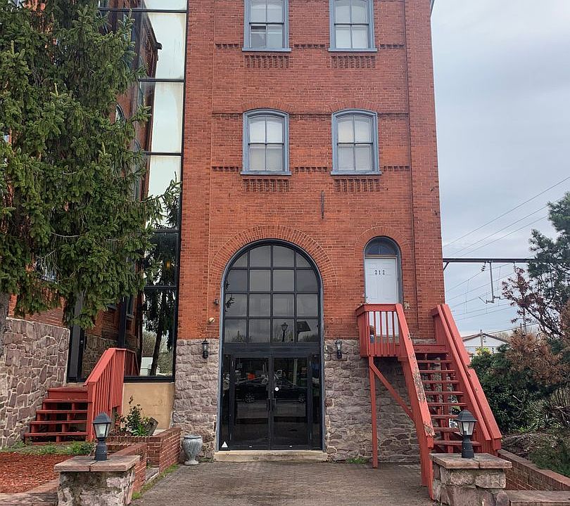 1st image of 311 W Marshall St APT 206
