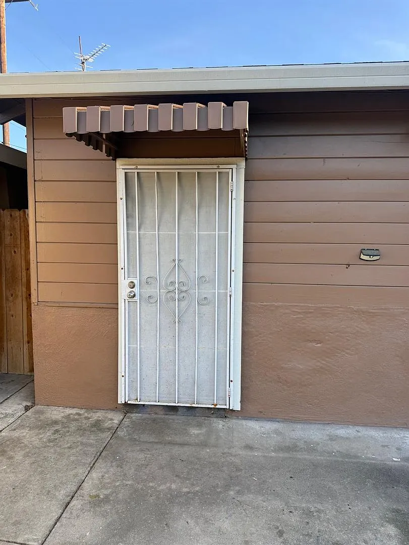 1436 Albany Avenue Modesto, CA 95350 — Photo 2