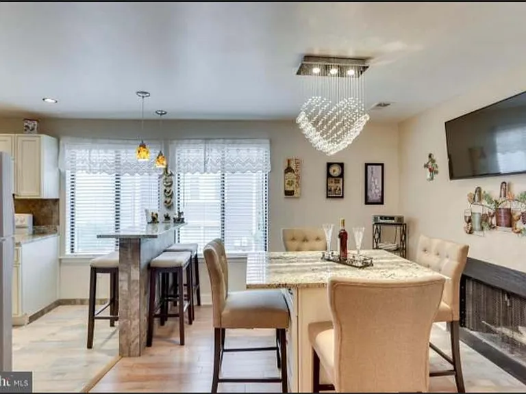 8723 Ridge Hollow Ct — Photo 10
