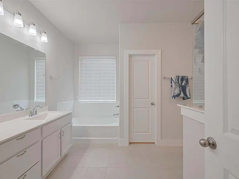 200 Catalina Cove Dr — Photo 25