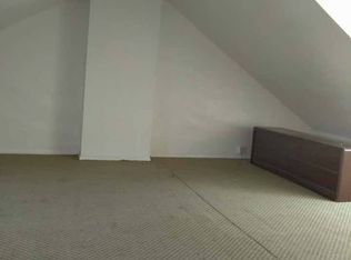 907 Buttonwood St, Reading, PA 19604