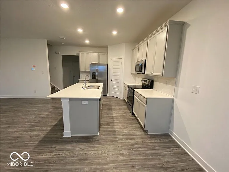 6414 Apperson Dr — Photo 15