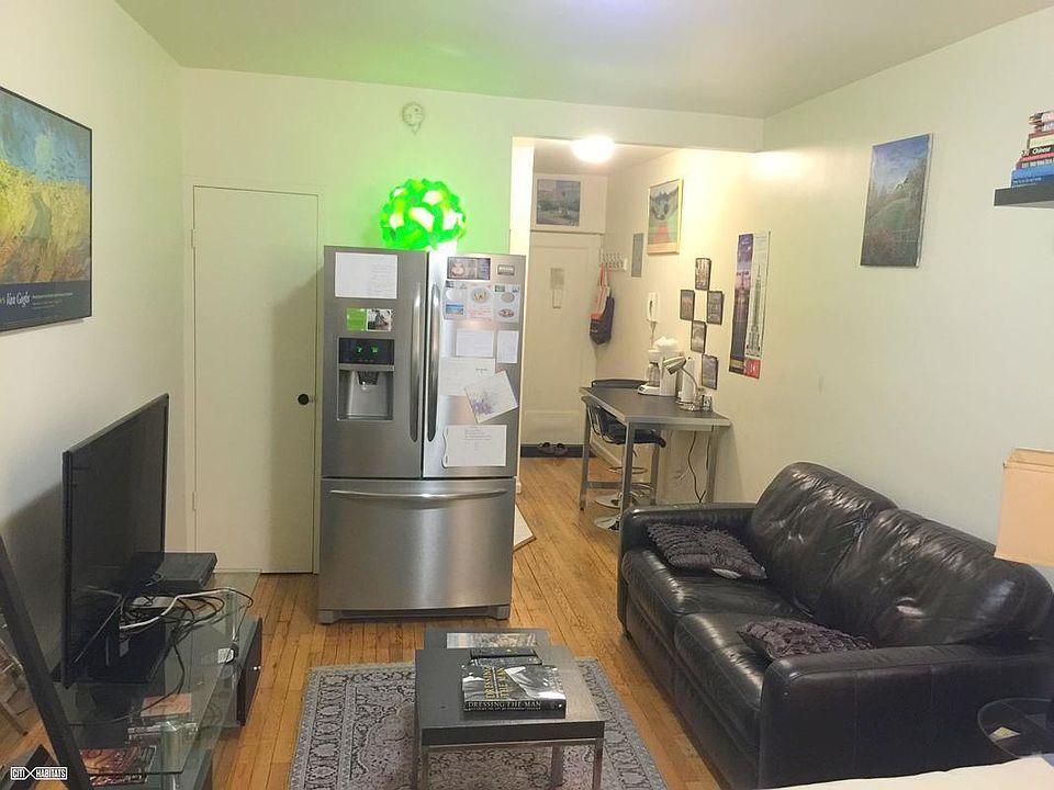 2nd image of 312-320 W 23rd St #2J
