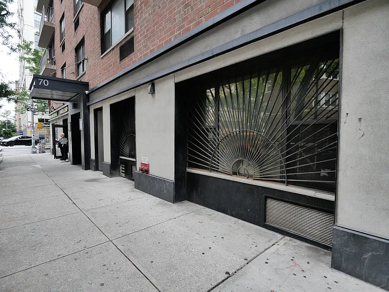70 E 12th St #1B — Photo 10