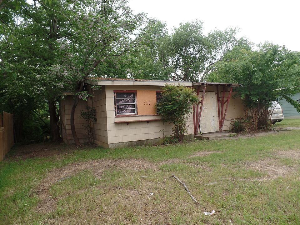 2nd image of 5536 Capers Ave