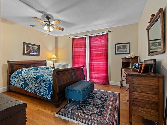 4th image of 4600 Roland Ave #1