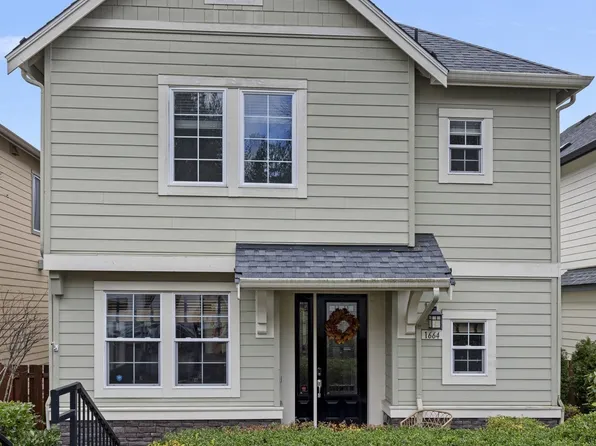 1664 NE Falls Dr, Issaquah, WA 98029
