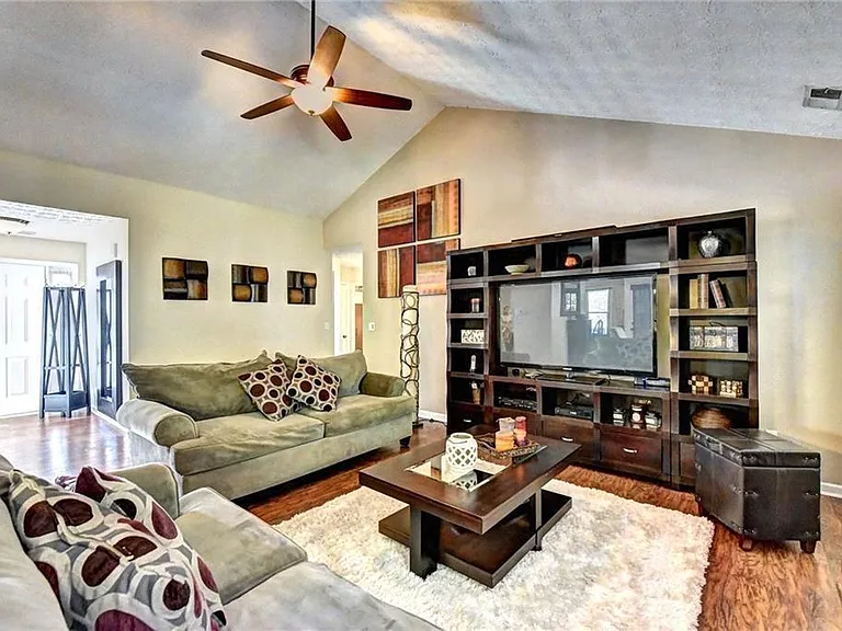 3940 Piper Glen Dr — Photo 2