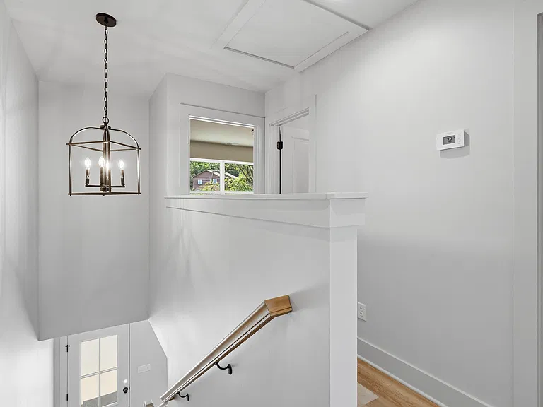 104 Norman Ln #100 — Photo 24