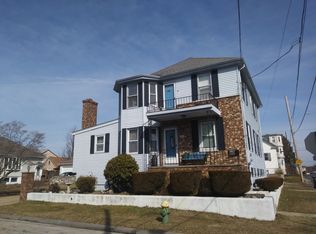 33 Massachusetts St, Cranston, RI 02920