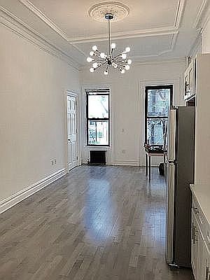 1st image of 119 E 60th St APT 3R
