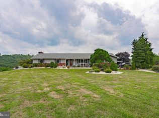 4726 Valley View Ct, Schnecksville, PA 18078