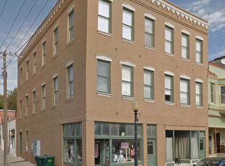 323 Georgia St #B, Louisiana, MO 63353