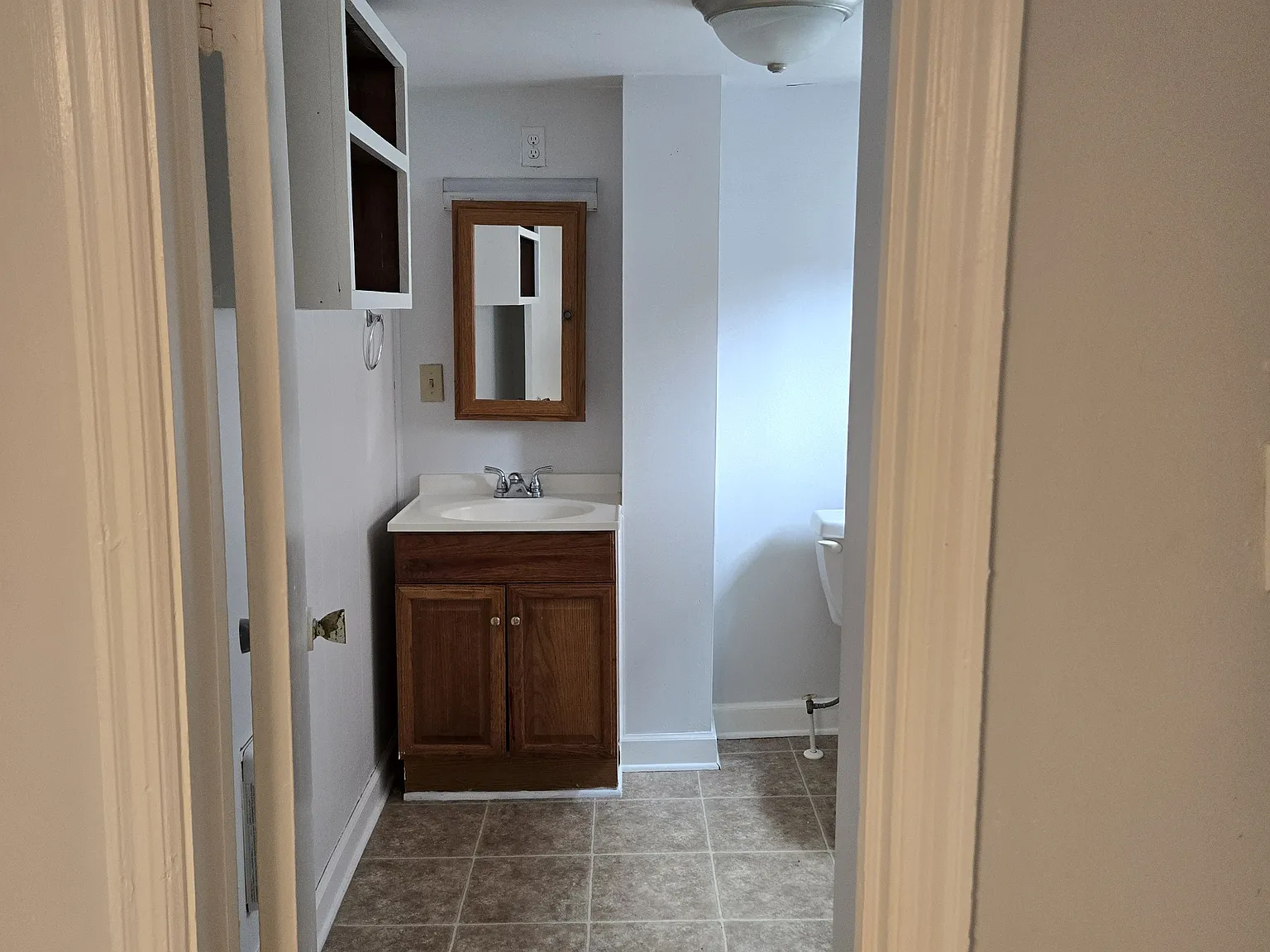 2 bed, 600 sqft, $1,200 — Photo 3