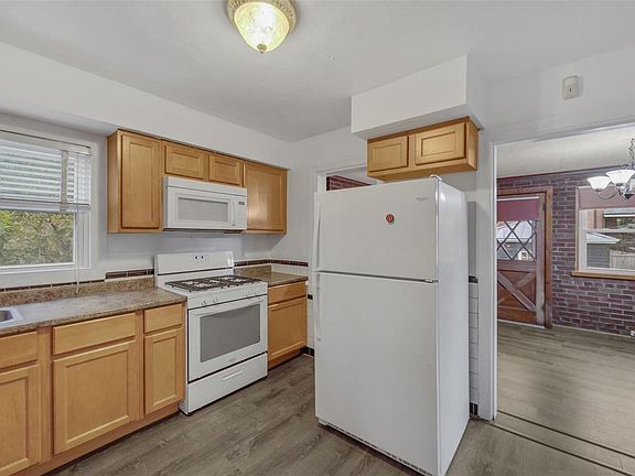 5th image of 3024 Lafayette Ave