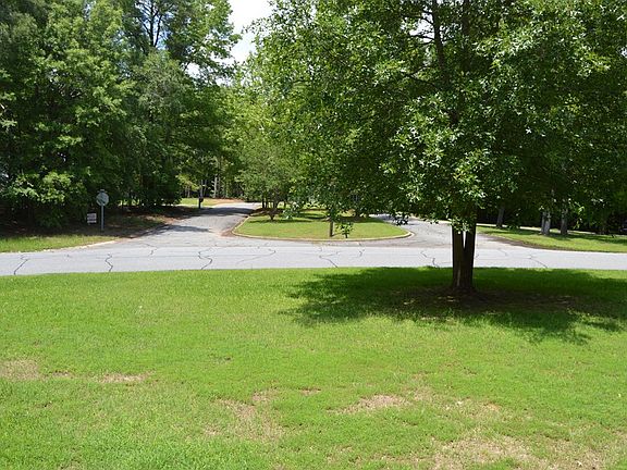 2nd image of 403 Locksley Dr