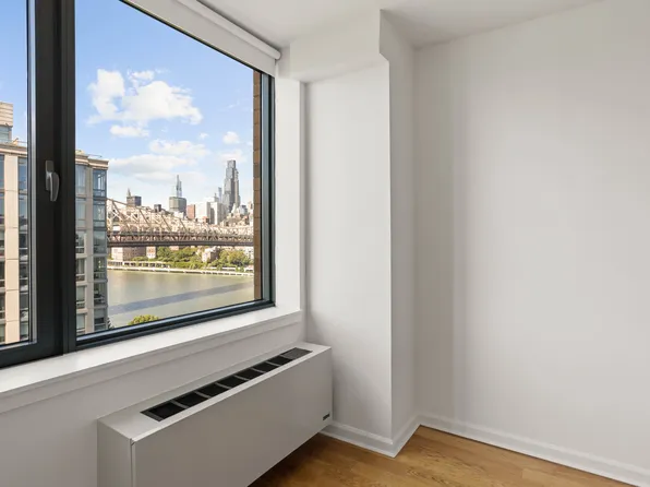 425 Main Street image 4 of 22