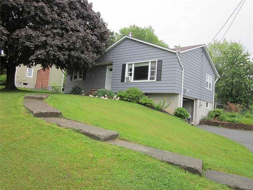 1st image of 7 Bartlett Dr