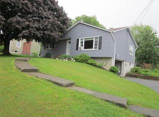 7 Bartlett Dr, Middletown, NY 10941