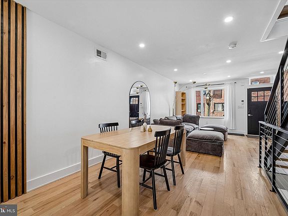 4th image of 2565 Tulip St