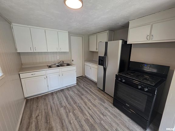 3rd image of 428 La Rosh Street Ct