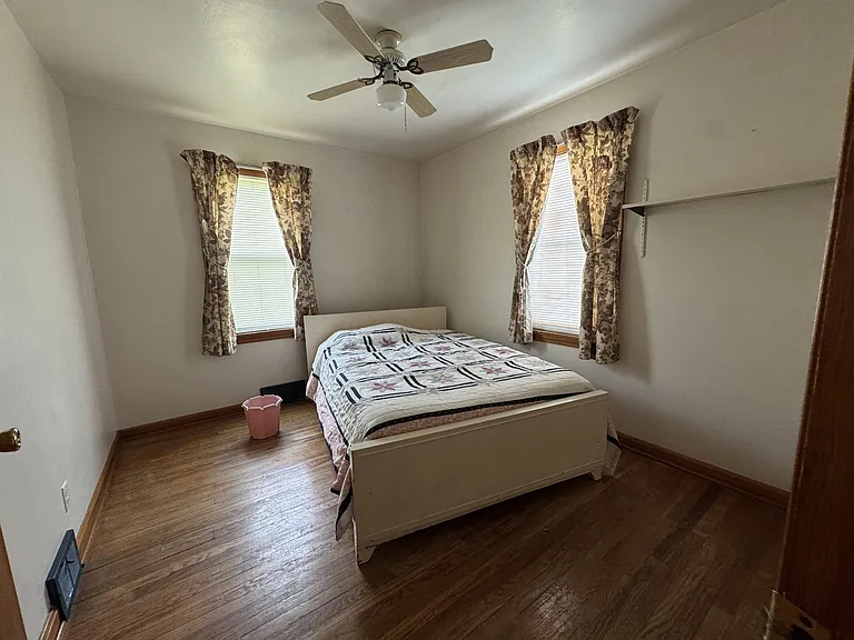 241 Helena Dr — Photo 3