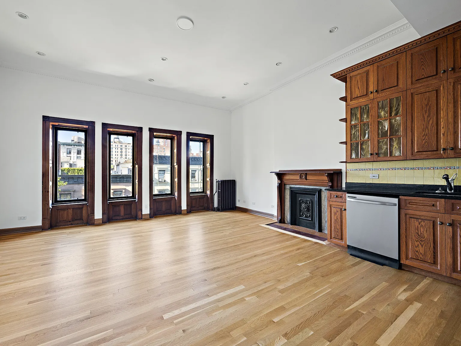 43 West 84th Street — Photo 2