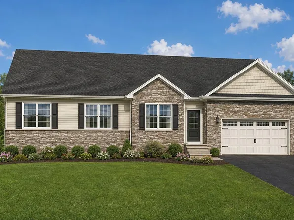 107 Onyx Dr #39, Hanover, PA 17331