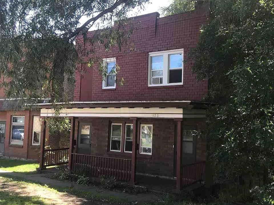 1st image of 121-123 N 26th Ave W