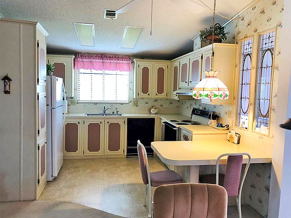 2nd image of 1076 La Paloma Blvd #1076