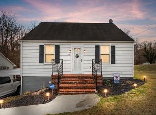 717 Gateway Dr, Pulaski, VA 24301