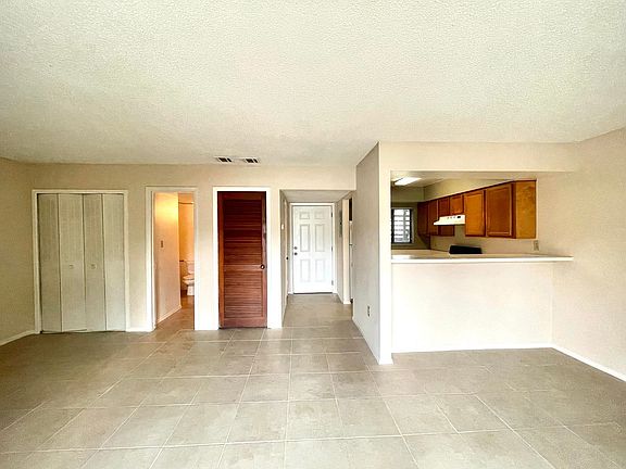4th image of 113 Scottsdale Sq #113