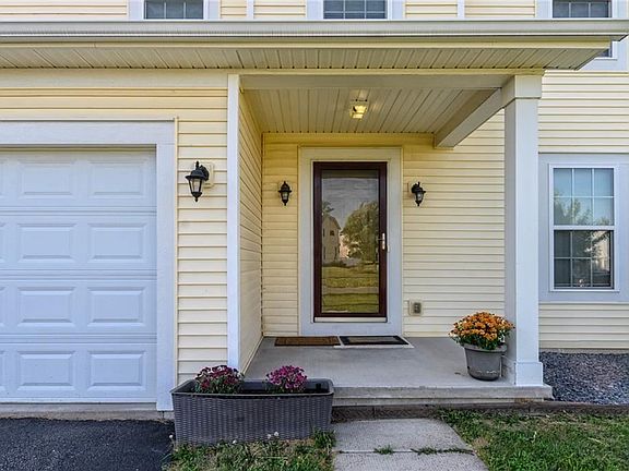 3rd image of 98 Chesapeake Lndg