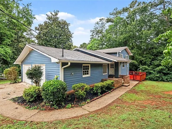 3348 Goldenchain Dr, Lithonia, GA 30038