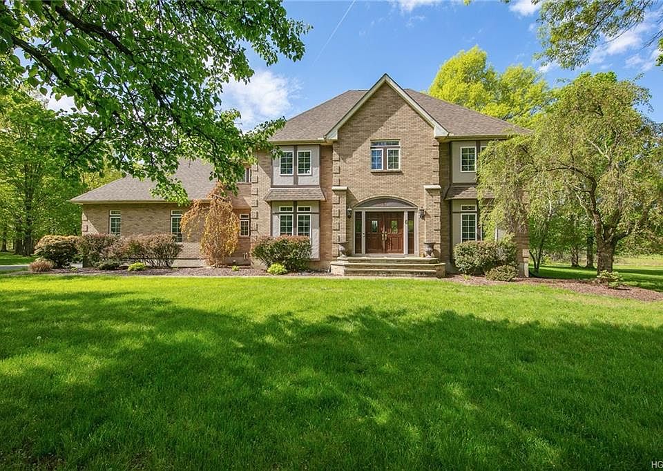 1st image of 6 Darlene Dr